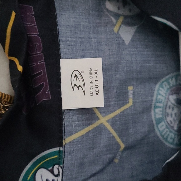 Anaheim Ducks Button Shirt - Picture 3 of 4